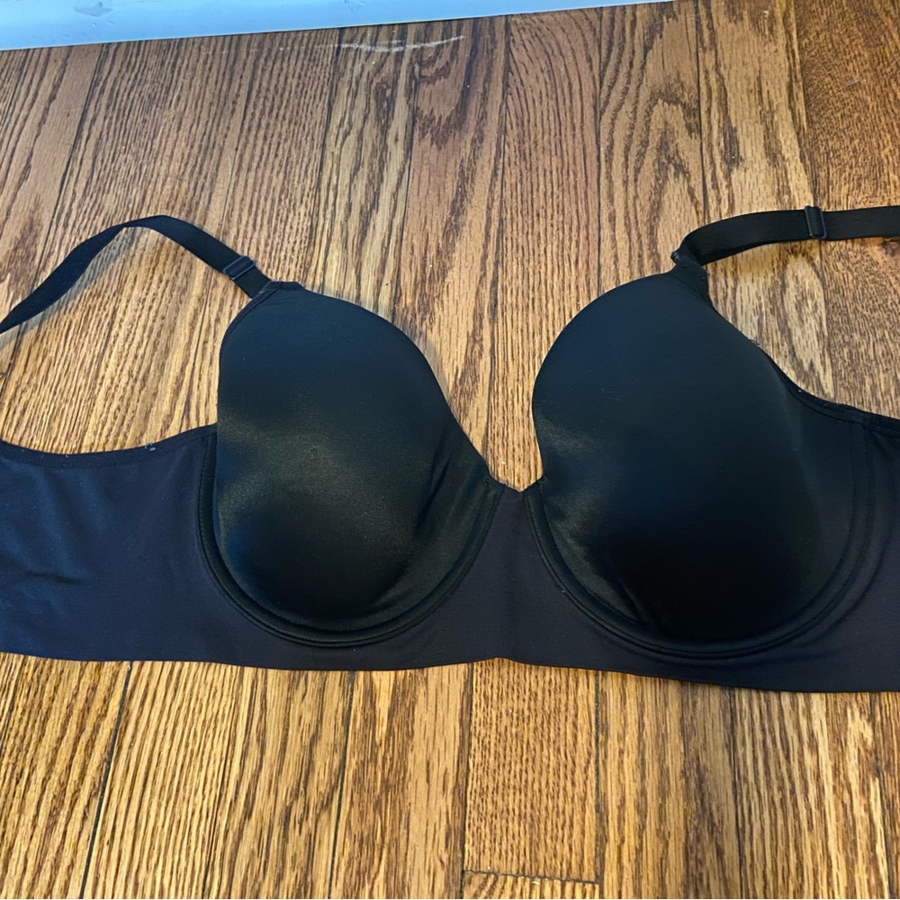 Warner's Black Underwire Bra with Molded Cups and Adjustable Straps